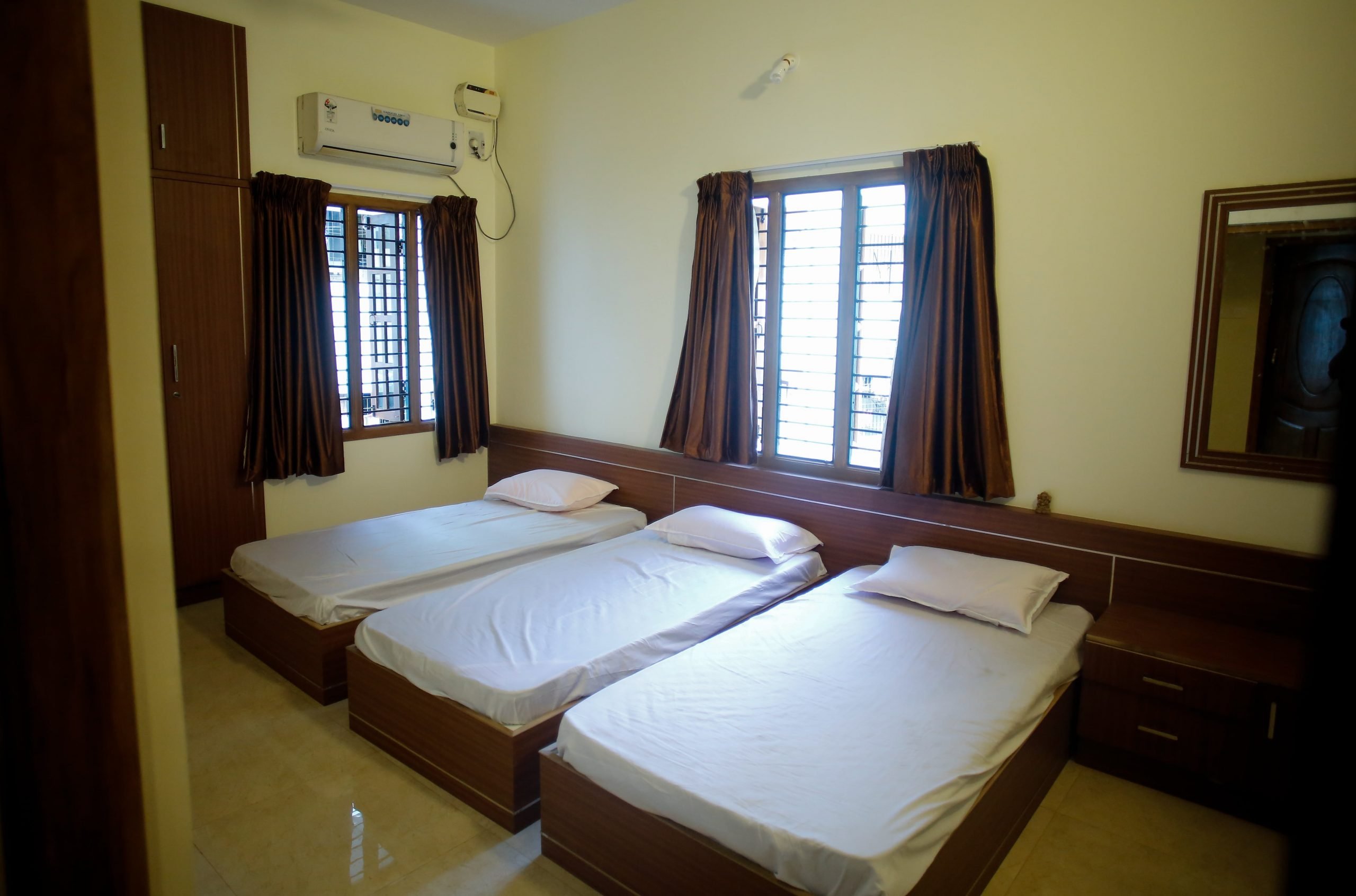 superior-triple-sharing-room-ac-sherene-shelters